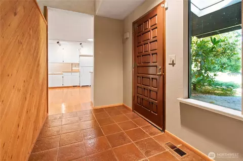 Entry Way - 39045 258th Ave SE, Enumclaw, WA 98022 photo 2 of 3