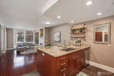 3221 SW Avalon Way #201, Seattle, WA 98126