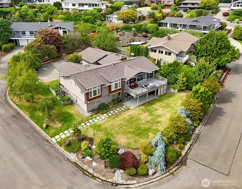 17236 NE 6th Pl, Bellevue, WA 98008