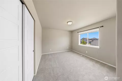 Bedroom - 650 Mckinley St, Enumclaw, WA 98022 photo 5 of 7