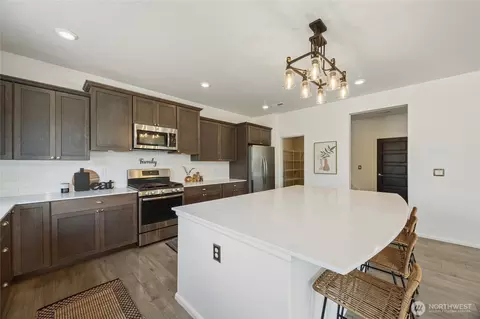 Kitchen - 650 Mckinley St, Enumclaw, WA 98022 photo 3 of 3