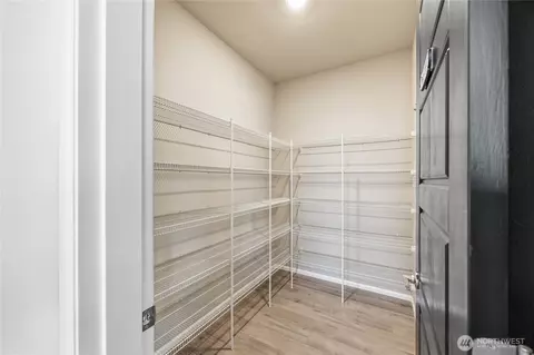 Entry Way - 650 Mckinley St, Enumclaw, WA 98022 photo 3 of 4