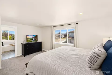 Bedroom - 1959 Highpoint St, Enumclaw, WA 98022 photo 2 of 3