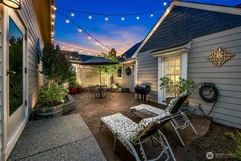 Exterior - 108 E 35th St, Vancouver, WA 98663 photo 2 of 4