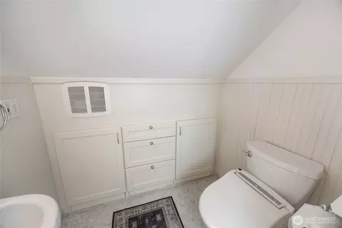 Bath - 108 E 35th St, Vancouver, WA 98663 photo 4 of 6