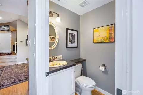 Bath - 108 E 35th St, Vancouver, WA 98663 photo 1 of 6