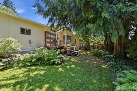 Exterior - 19711 104th Ave NE, Bothell, WA 98011 photo 5 of 8