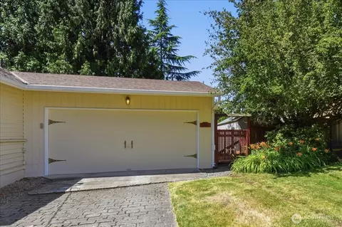 Exterior - 19711 104th Ave NE, Bothell, WA 98011 photo 8 of 8