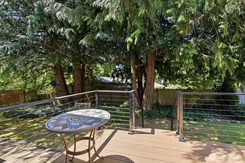 Exterior - 19711 104th Ave NE, Bothell, WA 98011 photo 6 of 8