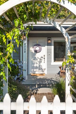 8538 19th Ave NW, Seattle, WA 98117