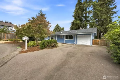 612 S 195th St, Des Moines, WA 98148