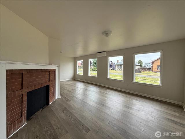 519 28th St, Hoquiam, WA 98550