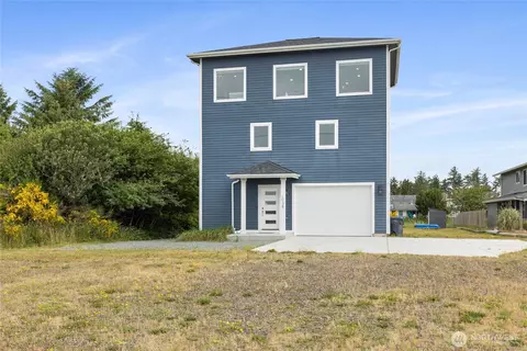 1038 Point Brown Ave SW, Ocean Shores, WA 98569