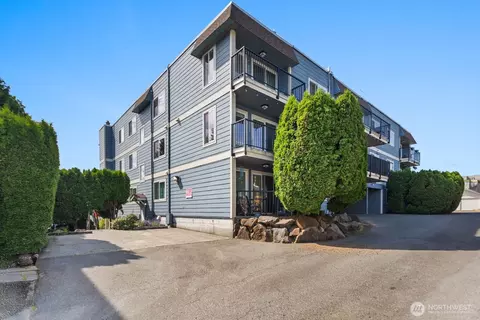 10110 Greenwood Ave N #204, Seattle, WA 98133