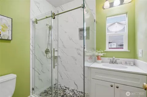 Bath - 17331 31st Dr SE, Bothell, WA 98012 photo 1 of 5