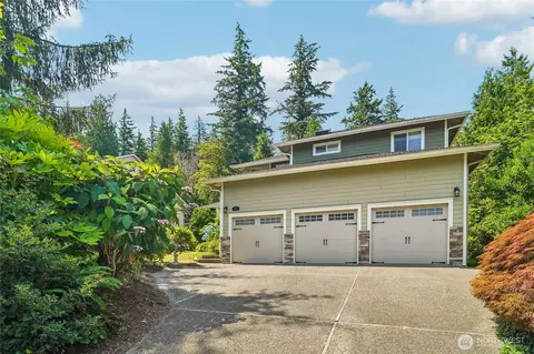 9017 381st Ave SE, Snoqualmie, WA 98065