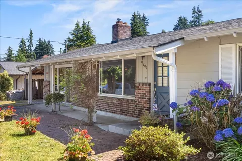 Exterior - 9207 Meadow Way, Everett, WA 98208 photo 2 of 10