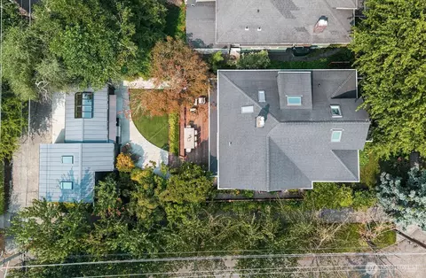View/Area - 403 18th Ave E, Seattle, WA 98112 photo 1 of 1