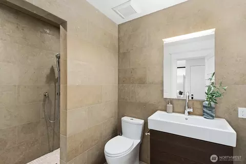 Bath - 403 18th Ave E, Seattle, WA 98112 photo 2 of 2