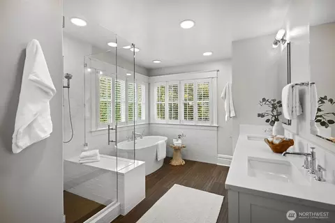 Bath - 403 18th Ave E, Seattle, WA 98112 photo 1 of 2