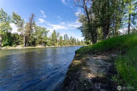 821 Riverside St, Winthrop, WA 98862
