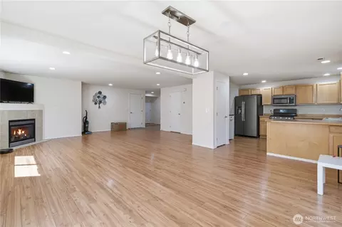 Living - 3929 152nd Pl SE, Bothell, WA 98012 photo 6 of 7