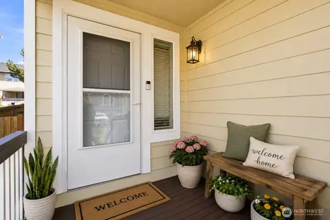 Entry Way - 3929 152nd Pl SE, Bothell, WA 98012 photo 1 of 3