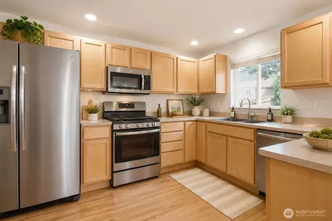 Kitchen - 3929 152nd Pl SE, Bothell, WA 98012 photo 1 of 2