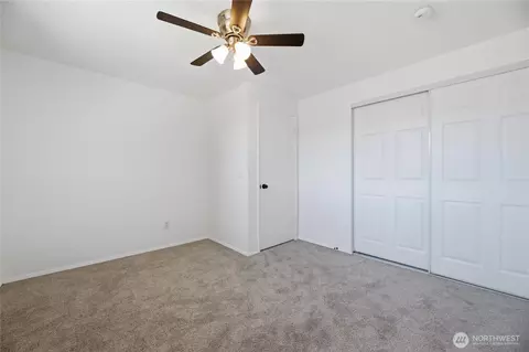 Bedroom - 506 Calistoga St W, Orting, WA 98360 photo 7 of 10