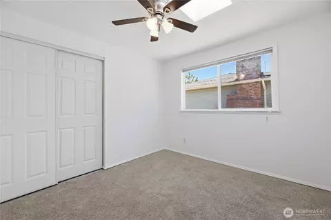 Bedroom - 506 Calistoga St W, Orting, WA 98360 photo 9 of 10