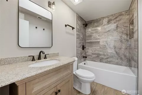 Bath - 506 Calistoga St W, Orting, WA 98360 photo 1 of 3