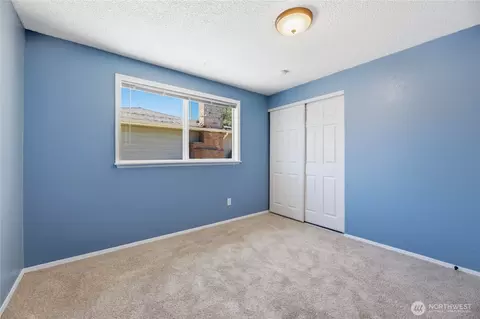 Bedroom - 506 Calistoga St W, Orting, WA 98360 photo 10 of 10