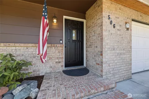 Entry Way - 506 Calistoga St W, Orting, WA 98360 photo 1 of 1