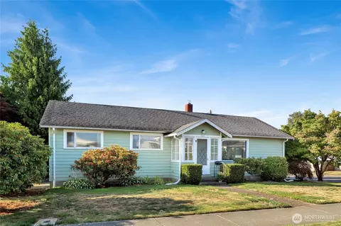 502 E Grover St, Lynden, WA 98264
