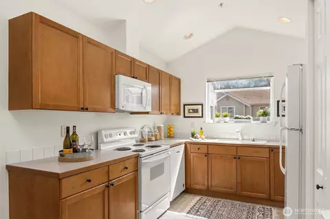 Kitchen - 1522 196th St SE #A106, Bothell, WA 98012 photo 2 of 3