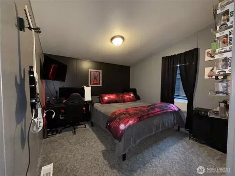 Bedroom - 27 Heron Loop, Republic, WA 99166 photo 4 of 4