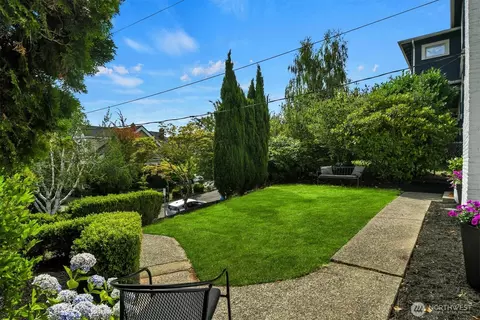 2353 Federal Ave E, Seattle, WA 98102