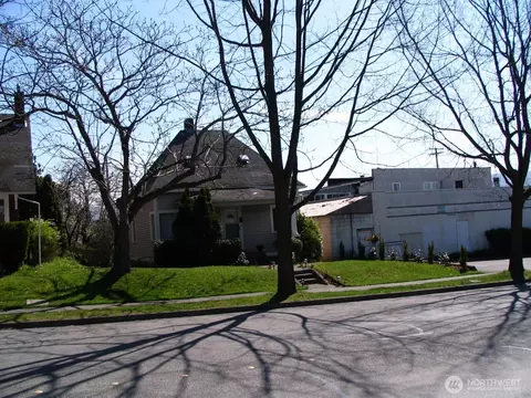 2608 James St, Bellingham, WA 98225