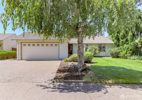 17229 160th Ave SE, Renton, WA 98058