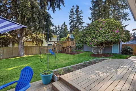 Exterior - 1216 118th Pl SE, Everett, WA 98208 photo 5 of 6