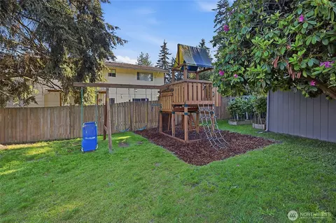 Exterior - 1216 118th Pl SE, Everett, WA 98208 photo 3 of 6