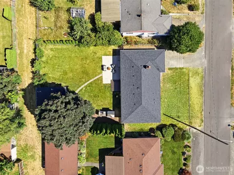 8434 E St, Tacoma, WA 98445