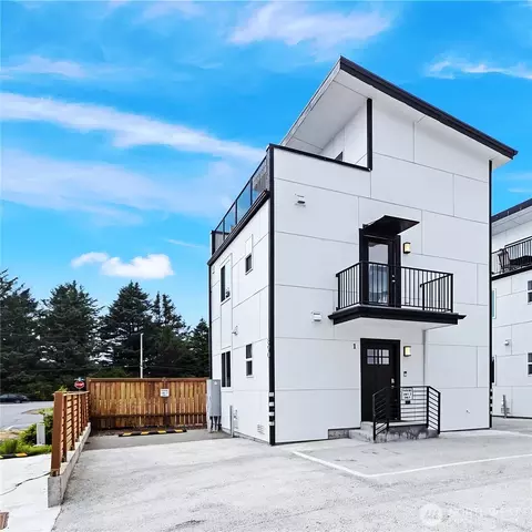890 Magellan Ave #1, Ocean Shores, WA 98569