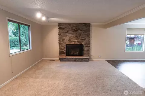 Living - 1831 Rustic Pl, Walla Walla, WA 99362 photo 2 of 5
