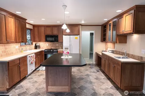 Kitchen - 1831 Rustic Pl, Walla Walla, WA 99362 photo 4 of 4