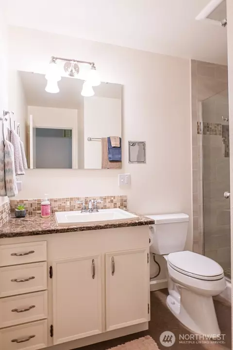 Bath - 1831 Rustic Pl, Walla Walla, WA 99362 photo 2 of 3