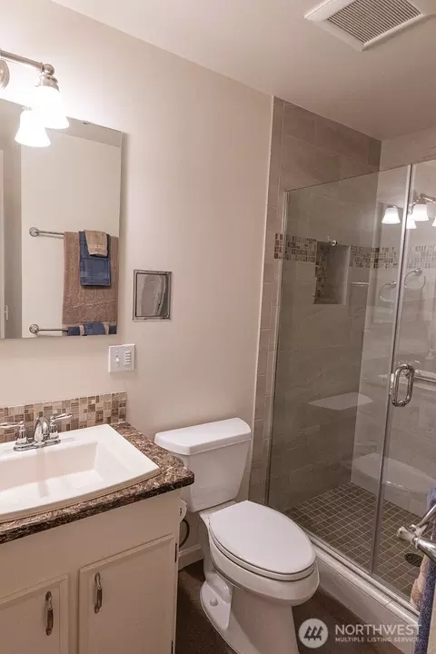Bath - 1831 Rustic Pl, Walla Walla, WA 99362 photo 3 of 3