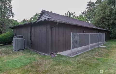 Exterior - 1831 Rustic Pl, Walla Walla, WA 99362 photo 6 of 9