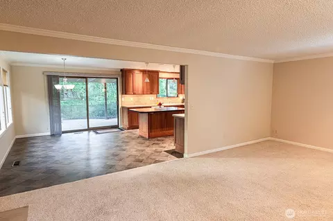 Living - 1831 Rustic Pl, Walla Walla, WA 99362 photo 3 of 5