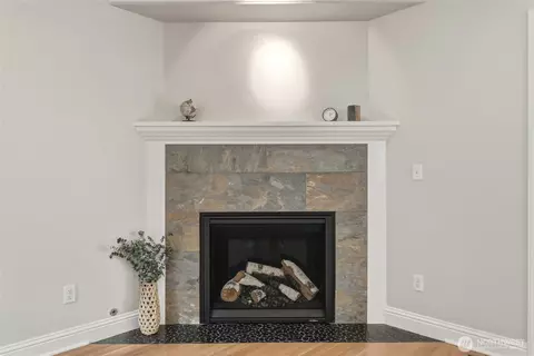 Living - 1854 Woodmere Loop, Walla Walla, WA 99362 photo 2 of 5